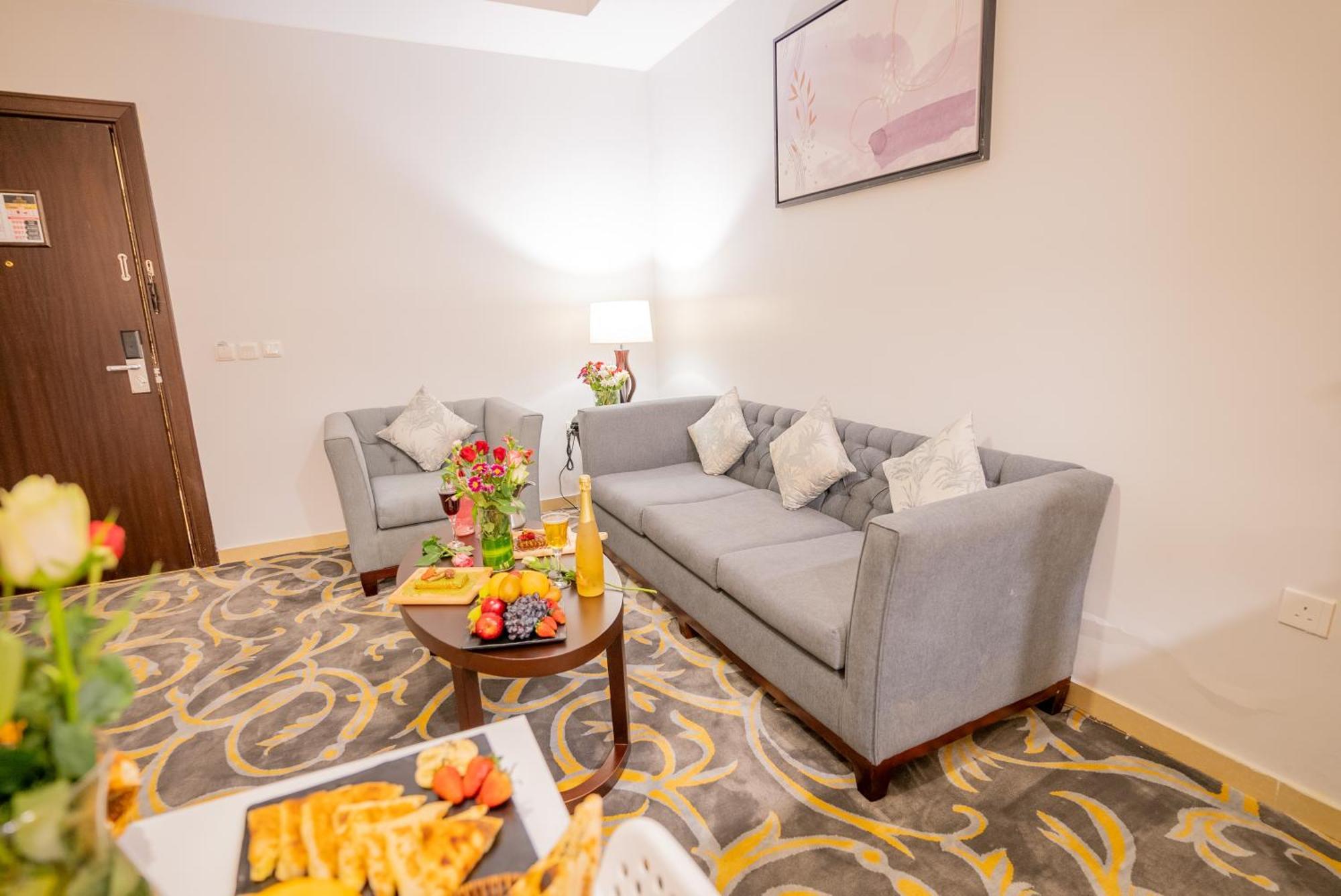 Laten Suites Al Naseem Jeddah Ngoại thất bức ảnh